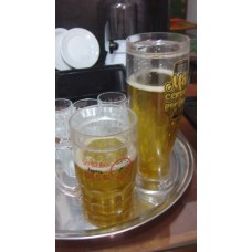 Caneca e taça de chopp